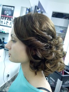 Girl with waves and curls with best curling irons